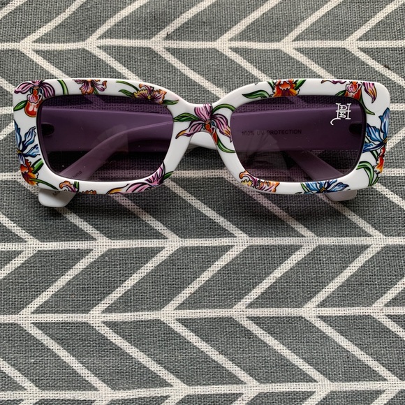 Ed Hardy Accessories - Ed‎ Hardy White Sunglasses with Pink Lenses